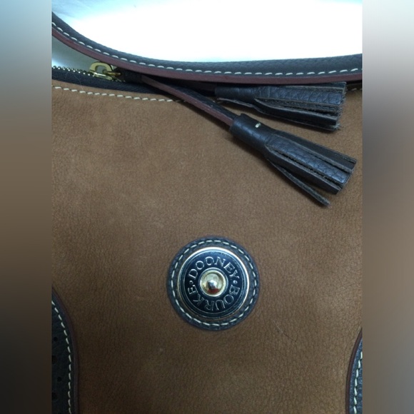 NWOT Dooney & Bourke shoulder purse. Light brown suede - Picture 8 of 16
